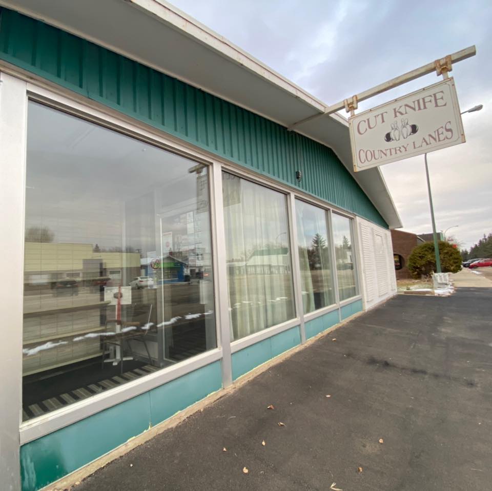 cut knife country lanes bowling